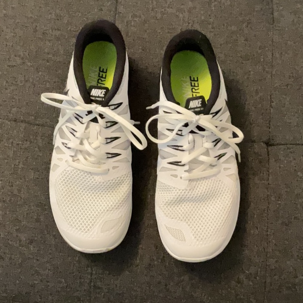 Nike White and Black Sneakers